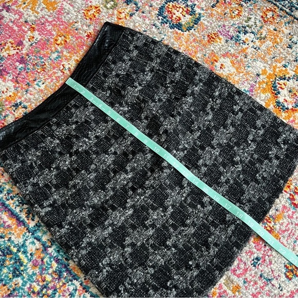 Tory Burch Tweed Pencil Skirt w/ Python Leather Waist Trim - Picture 11 of 16